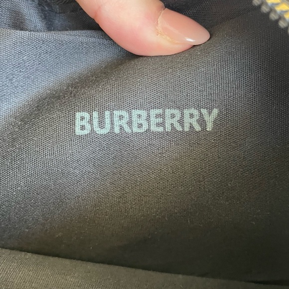 BURBERRY 💯 Authentic Cosmetic Zippered Pouch ☆ Priced to Sell 💲 - Picture 7 of 12
